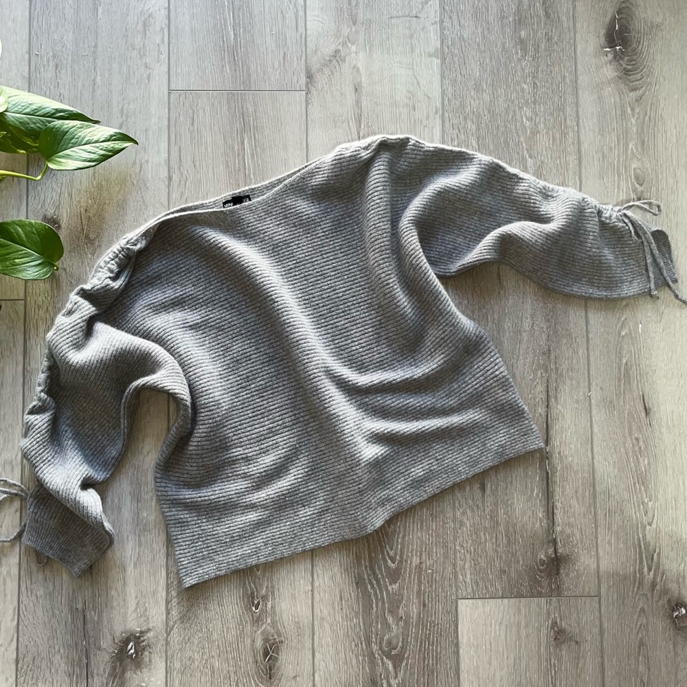 Minnie Rose Cashmere Sweater ruched sleeves XS gray